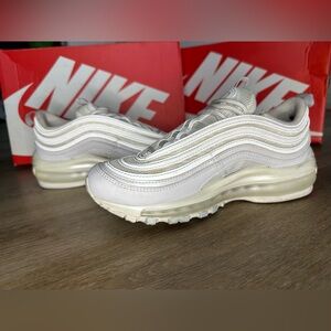 White Nike Air Max 97 size 5.5